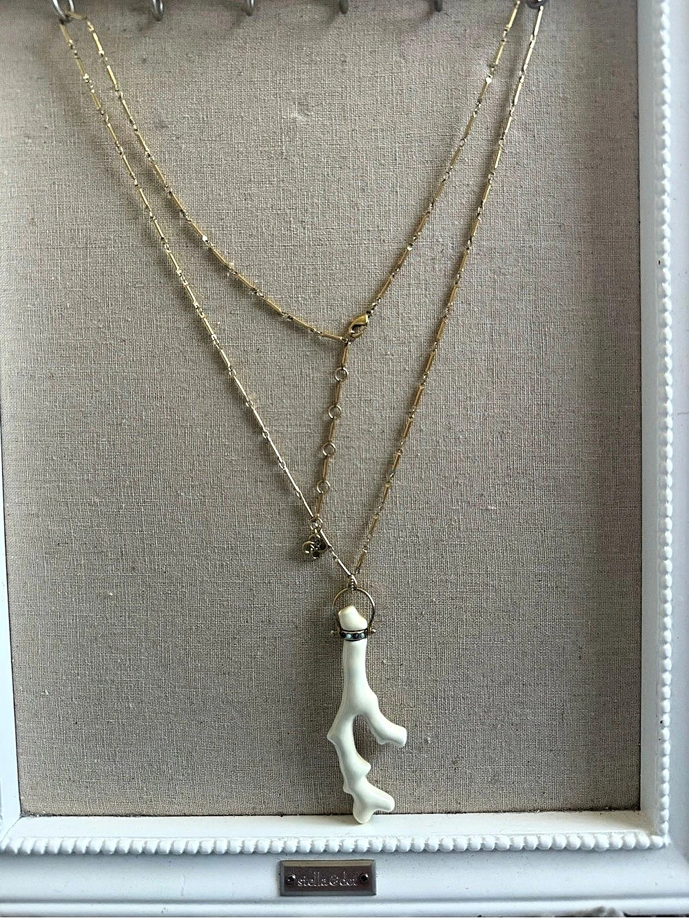 Stella & Dot Chase Coral Pendant Necklace Gold & White